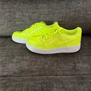 Nike Air Force 1 LV8 UV ‘Volt'